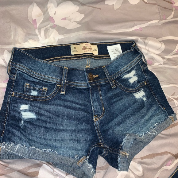 Low-rise Hollister Shorts - Picture 3 of 4